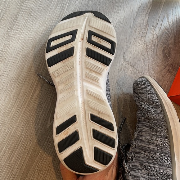 APL running sneakers - Picture 5 of 7